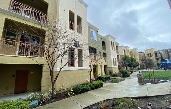 3 Bed 2 Bath Condo W/ Garage In San Ramon
