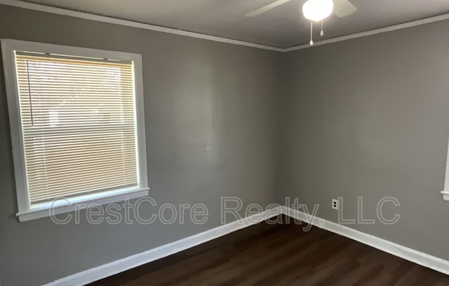 844 LEON PL