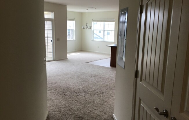 2 beds, 2 baths, 1,075 sqft, $1,550, Unit SU40326