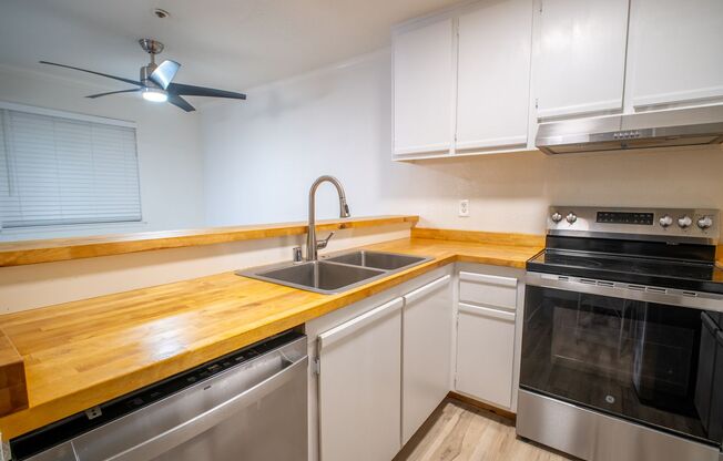 For Rent: 1019 Dornajo Way #160 Sacramento, CA 95825