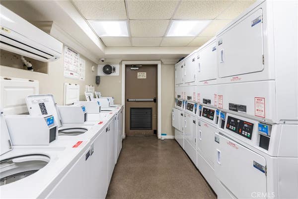 1 bed, 1 bath, 740 sqft, $3,000, Unit 326