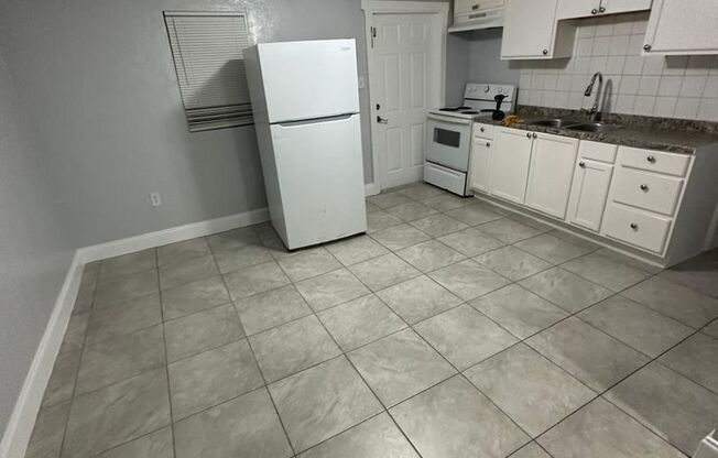 3 beds, 1 bath, $1,500