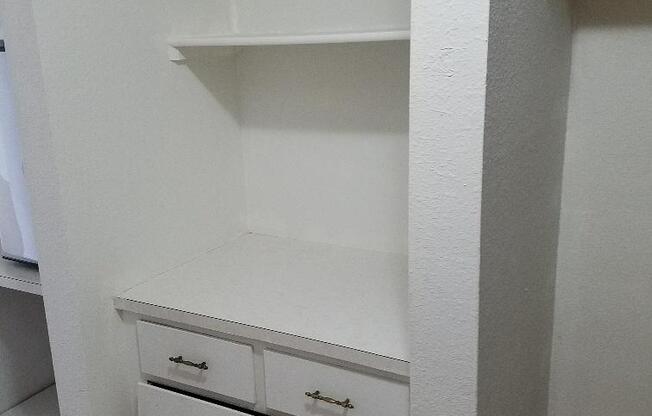 Studio, 1 bath, $995, Unit 563 I