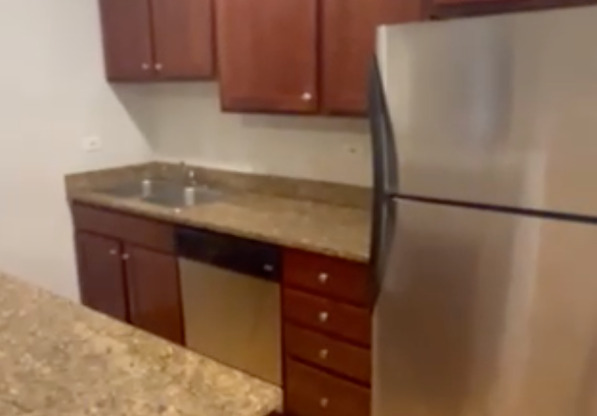 2 beds, 1 bath, $1,975, Unit 931-103
