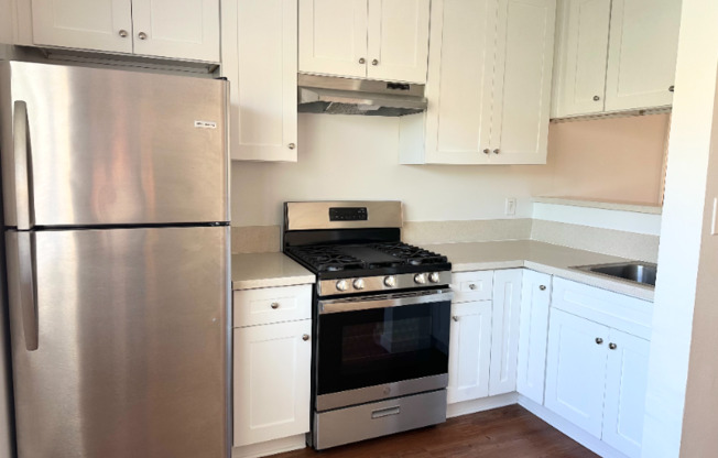 963 EDGECLIFFE DR