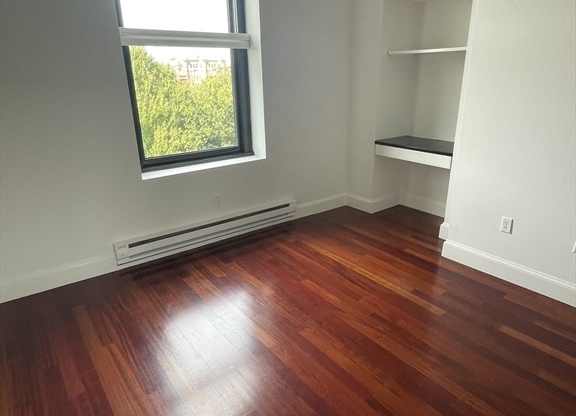 Studio, 1 bath, 500 sqft, $2,800, Unit 516