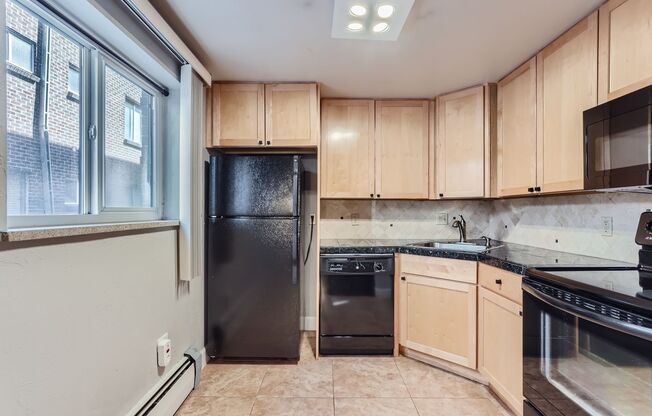 Studio Apartment One Block From DU