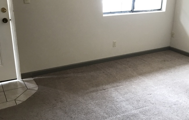 1 bed, 1 bath, 615 sqft, $800, Unit D3