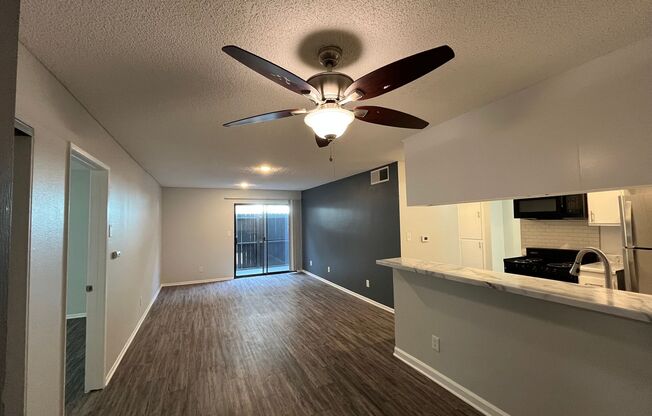 2 beds, 2 baths, 900 sqft, $1,948, Unit 102