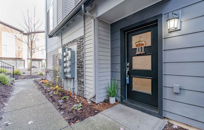 Newer 4 bed, 3.5 bath Townhome In Lynnwood $3400/mo.