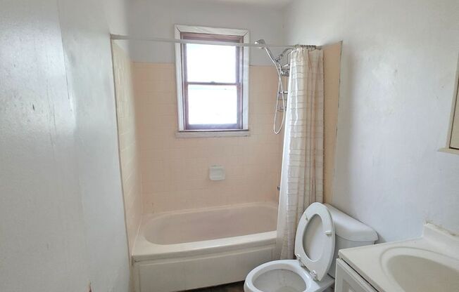 Chesapeake: 2 Bedroom 1 Bathroom Duplex