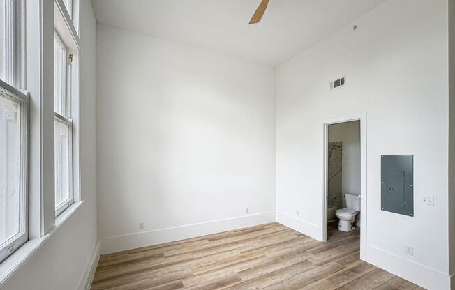Studio, 1 bath, 476 sqft, $1,175, Unit 1209