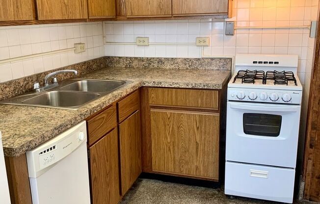 Studio, 1 bath, 300 sqft, $1,585, Unit 530-501