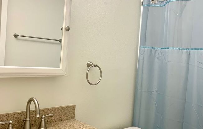 1 bed, 1 bath, $895, Unit 204
