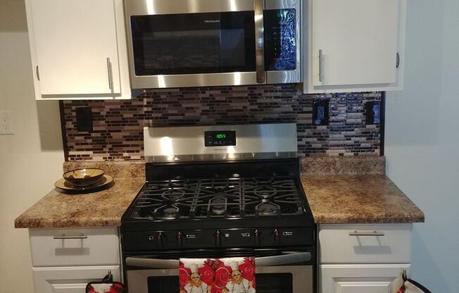 2 beds, 2 baths, 884 sqft, $2,692, Unit 339