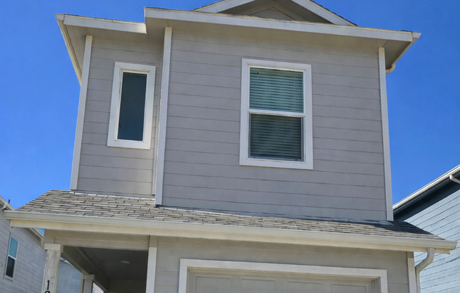 "Feel Right at Home – Modern 3 Bed, 2.5 Bath in Foree Ranch"