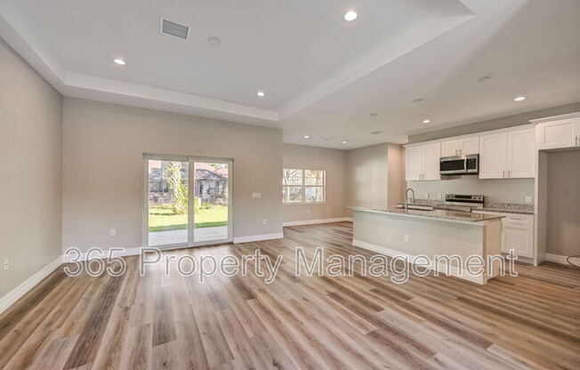 1212 GILLESPIE AVE