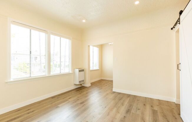 Spacious Junior 1 Bedroom Oakwood/East Hollywood