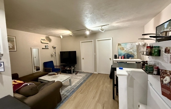 78 COMMONWEALTH AVE