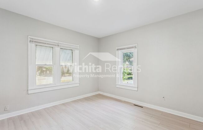 1038 S ELLIS