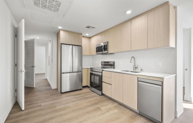 3 beds, 3 baths, 938 sqft, $3,651.43, Unit 504