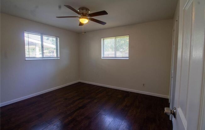 3 beds, 1 bath, $1,150