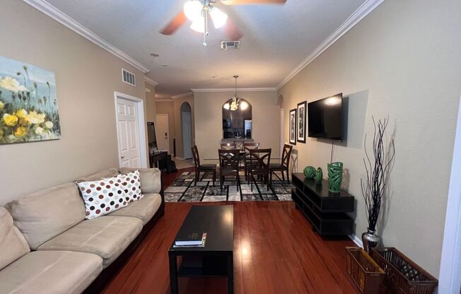3 beds, 2 baths, $2,300