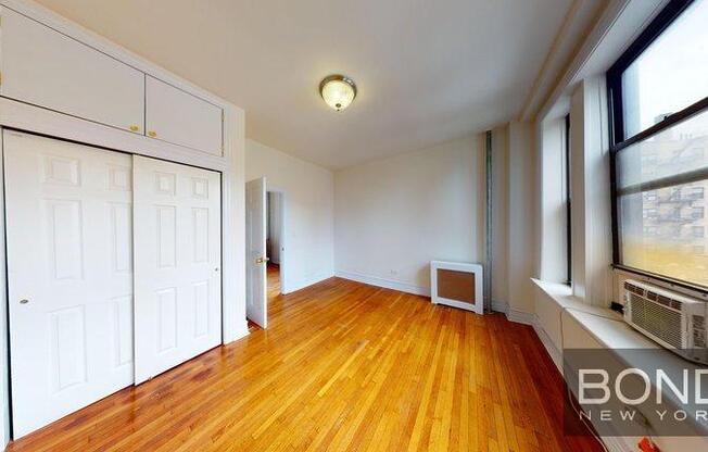 1 bed, 1 bath, $4,175, Unit 94