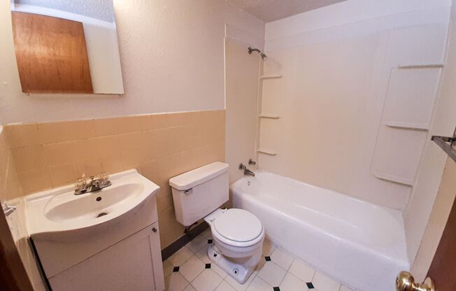 Studio, 1 bath, $795, Unit 6