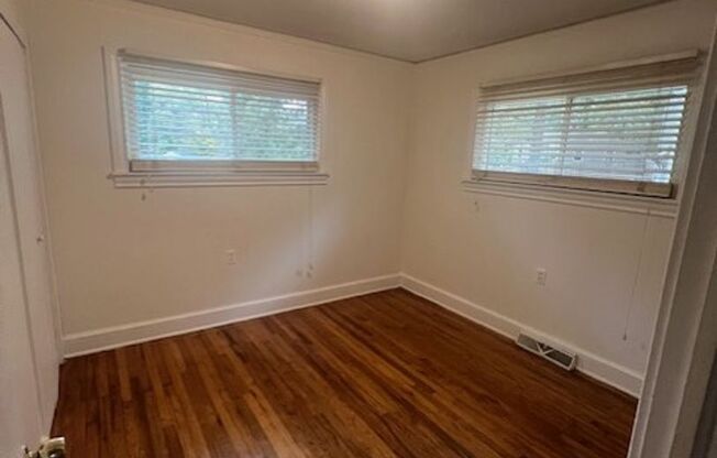 3 beds, 1 bath, $1,495