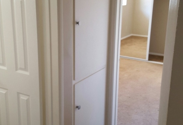 2 beds, 1 bath, $2,195