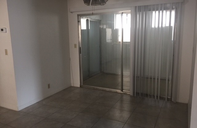 3 beds, 2 baths, $1,750