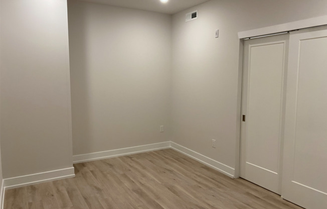 2 beds, 1 bath, 820 sqft, $2,220, Unit A202