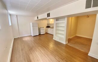 Studio, 1 bath, 425 sqft, $1,395, Unit 52