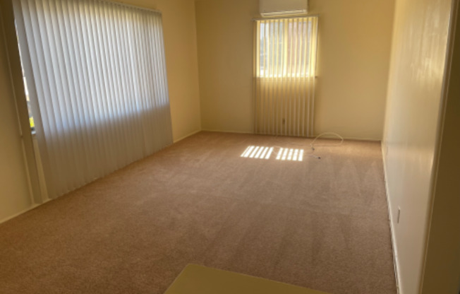 211 W FAIRVIEW