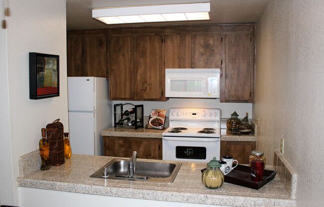 2 beds, 1 bath, 889 sqft, $1,795, Unit 05L