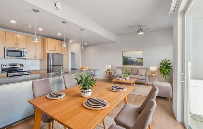 1 bed, 1 bath, 789 sqft, $1,925, Unit 401