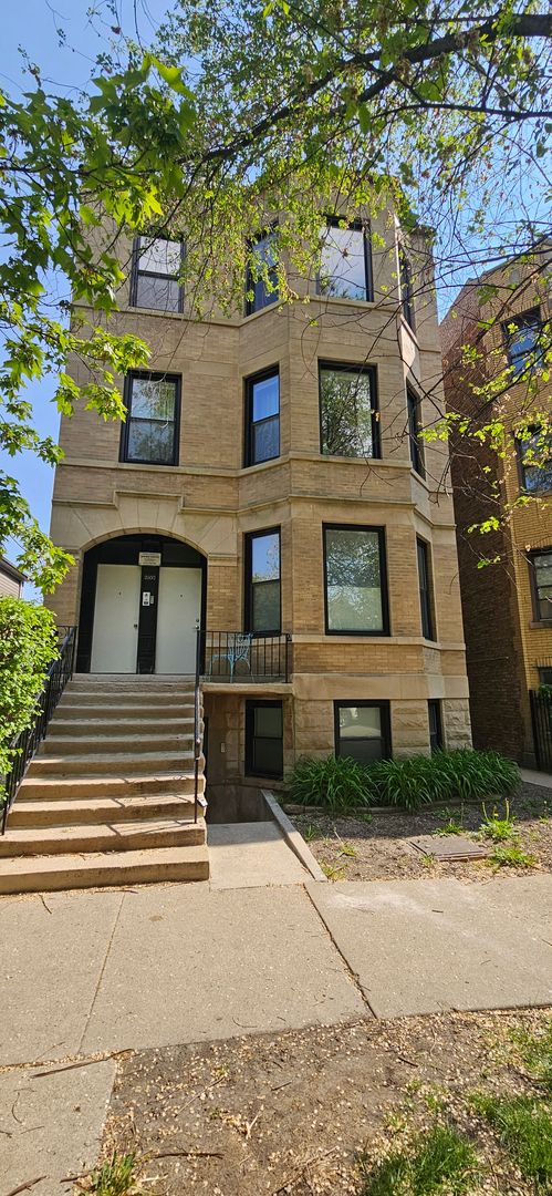 2952 W. Nelson
