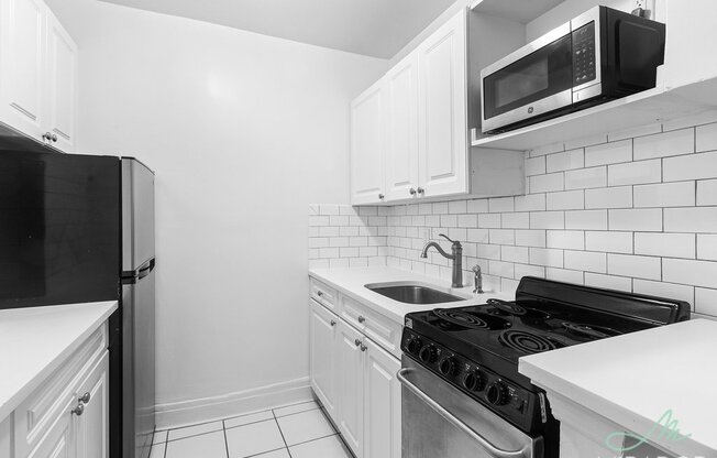 Studio, 1 bath, $3,200, Unit 3H
