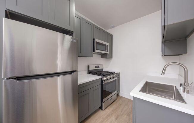 Studio, 1 bath, 400 sqft, $1,395, Unit 214