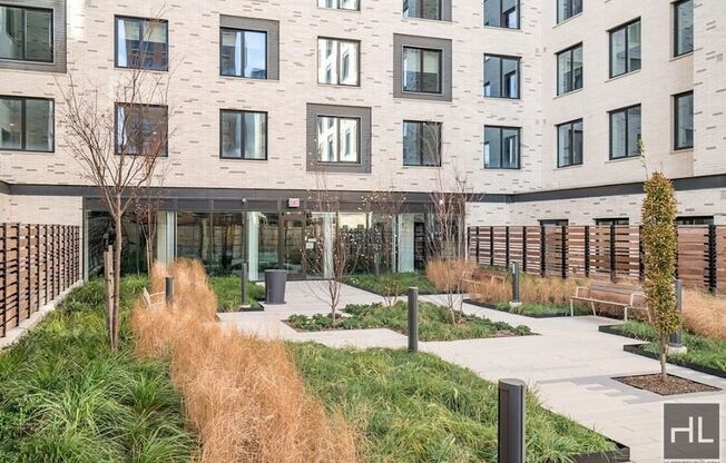 1 bed, 1 bath, $3,350, Unit 819