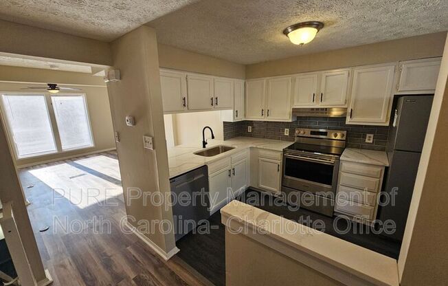 9445 LEXINGTON CIR