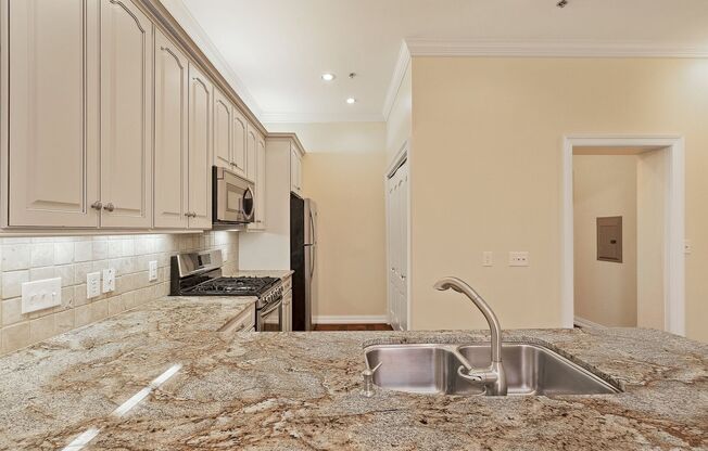 1 bed, 2 baths, 1,061 sqft, $1,980, Unit 209