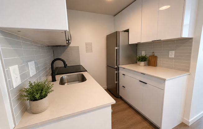 Studio, 1 bath, 375 sqft, $1,450, Unit 306