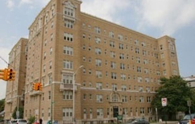 2 beds, 2 baths, 1,050 sqft, $2,050, Unit 406