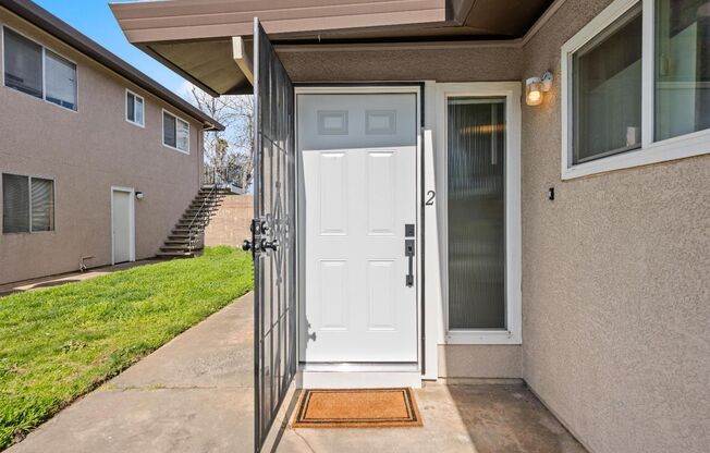 Remodeled 2 Bedroom Condo with Garage