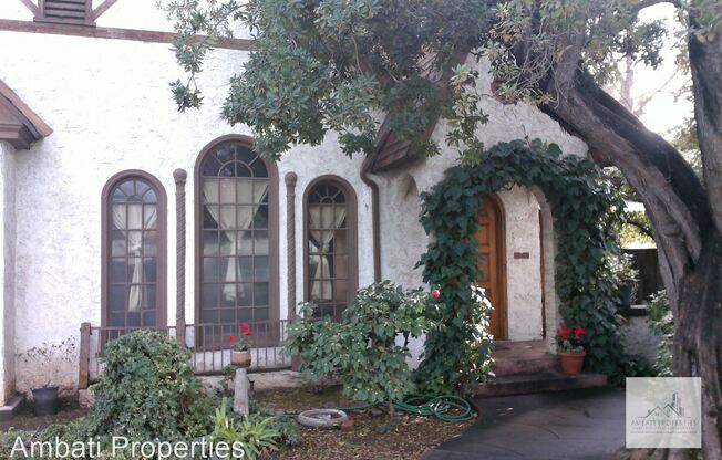 2330 N. Maroa Ave