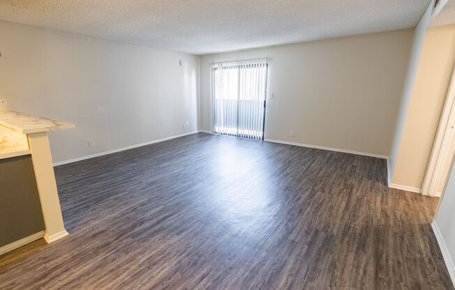 1 bed, 1 bath, 695 sqft, $1,748, Unit 321