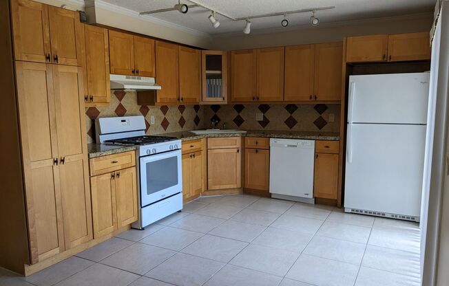 2 beds, 2 baths, $2,250