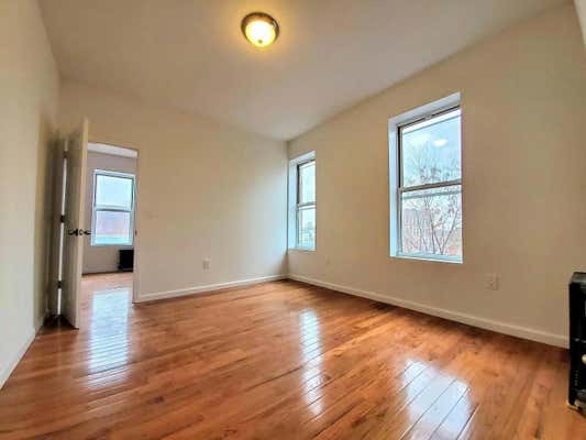 3 beds, 1 bath, 815 sqft, $3,499